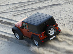 2012款 3.6L 两门版撒哈拉 4座