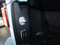 2012款 3.6L 两门版撒哈拉 4座