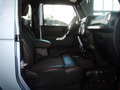 2012款 3.6L 两门版撒哈拉 4座