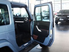 2012款 3.6L 两门版撒哈拉 4座
