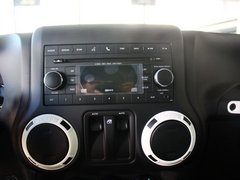 2012款 3.6L 两门版撒哈拉 4座