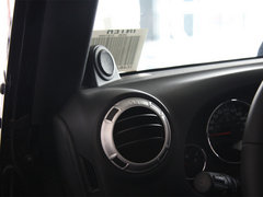 2012款 3.6L 两门版撒哈拉 4座