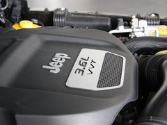 2012款 3.6L 两门版撒哈拉 4座