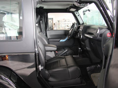 2012款 3.6L 两门版撒哈拉 4座