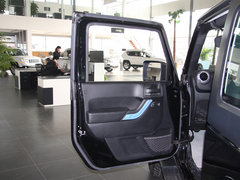 2012款 3.6L 两门版撒哈拉 4座
