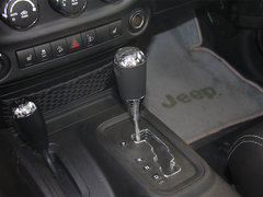 2012款 3.6L 两门版撒哈拉 4座