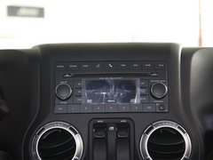 2012款 3.6L 两门版撒哈拉 4座