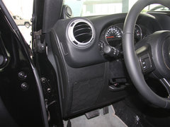 2012款 3.6L 两门版撒哈拉 4座
