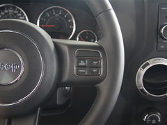 2012款 3.6L 两门版撒哈拉 4座