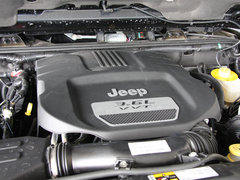 2012款 3.6L 两门版撒哈拉 4座