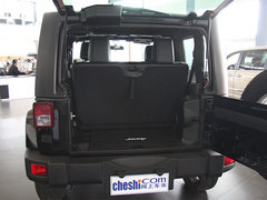 2012款 3.6L 两门版撒哈拉 4座
