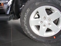 2012款 3.6L 两门版撒哈拉 4座
