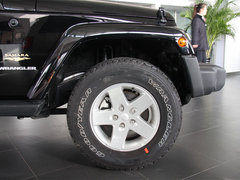 2012款 3.6L 两门版撒哈拉 4座