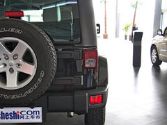 2012款 3.6L 两门版撒哈拉 4座