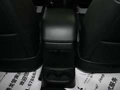 2012款 3.6L 四门版撒哈拉 4座