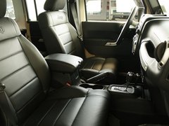 2012款 3.6L 四门版撒哈拉 4座