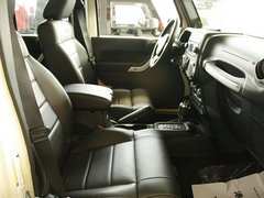 2012款 3.6L 四门版撒哈拉 4座