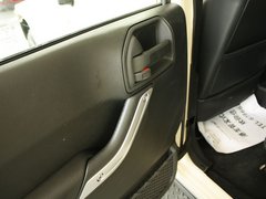 2012款 3.6L 四门版撒哈拉 4座
