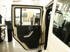 2012款 3.6L 四门版撒哈拉 4座