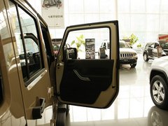 2012款 3.6L 四门版撒哈拉 4座