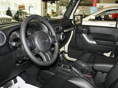 2012款 3.6L 四门版撒哈拉 4座