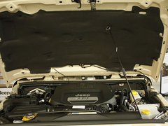 2012款 3.6L 四门版撒哈拉 4座