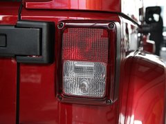 2012款 3.6L 四门版撒哈拉 4座