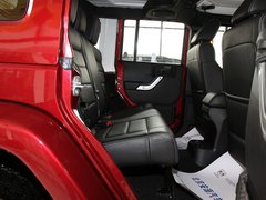 2012款 3.6L 四门版撒哈拉 4座