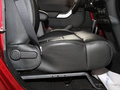2012款 3.6L 四门版撒哈拉 4座