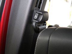 2012款 3.6L 四门版撒哈拉 4座