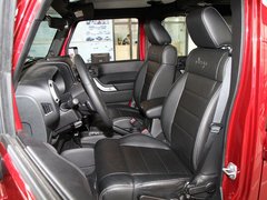 2012款 3.6L 四门版撒哈拉 4座