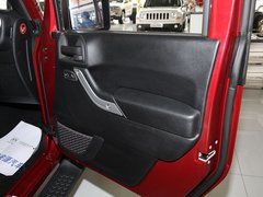 2012款 3.6L 四门版撒哈拉 4座