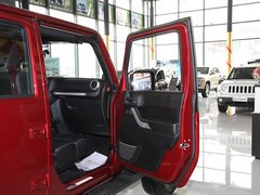 2012款 3.6L 四门版撒哈拉 4座
