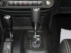 2012款 3.6L 四门版撒哈拉 4座