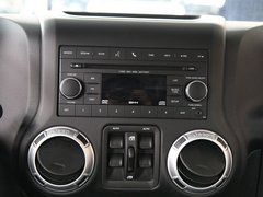 2012款 3.6L 四门版撒哈拉 4座