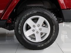 2012款 3.6L 四门版撒哈拉 4座