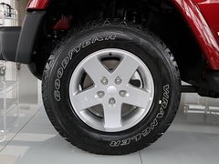 2012款 3.6L 四门版撒哈拉 4座