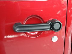 2012款 3.6L 四门版撒哈拉 4座