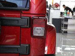 2012款 3.6L 四门版撒哈拉 4座