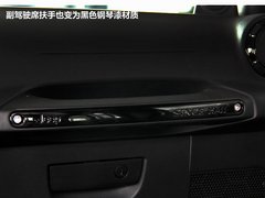 2012款 3.6L 四门版罗宾汉 4座
