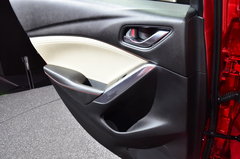 2013款 2.0L 标准型