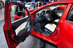 2013款 2.0L 标准型