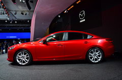 2013款 2.0L 标准型
