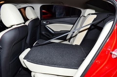 2013款 2.0L 标准型