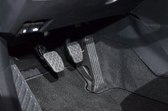 2013款 2.0L 标准型
