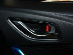 2013款 2.0L 标准型