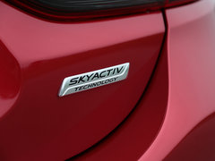 2013款 2.0L 标准型