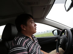2013款 2.0L 标准型
