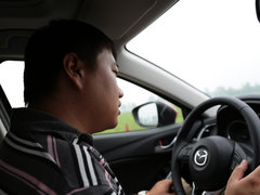 2013款 2.0L 标准型
