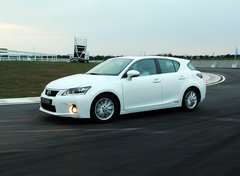 2012款 200h 1.8L CVT 豪华版